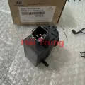 Mô tơ bơm nước rửa kính Hyundai Santafe chính hãng