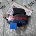 Công tắc lên xuống kính Hyundai Sonata