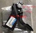 Bàn đạp chân ga Hyundai Porter chính hãng 327004F105.