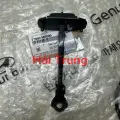 Hạn chế cửa sau Kia Cerato 2019-2023 chính hãng 77980M6000 77990M6000