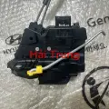 Khóa ngậm cửa sau Kia K3 LH