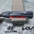 Tay mở cửa ngoài cửa trước Hyundai Santafe 2008