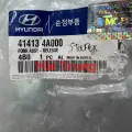 Càng gạt bi tê Kia Sorento 2003-2006 chính hãng