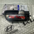 Tay mở cửa trong sau Hyundai I20 2008-2013 chính hãng 826201J020 826101J020.  