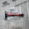 Hạn chế cửa trước Hyundai Tucson chính hãng