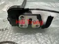 Khoá cửa sau Hyundai Tucson 2009-2013 chính hãng 814102S000 814202S000.