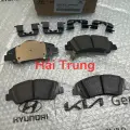 Má phanh trước Hyundai I10 Grand có lỗ cài phanh 58101B4A06(1)