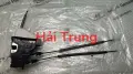 Khoá ngậm cửa trước Hyundai Santafe 2012-2018 chính hãng 813102W010 813202W010