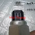 Công tắc đèn lùi Hyundai Porter 2 chính hãng 9386049600