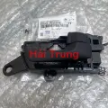 Tay mở cửa trong phải Hyundai Sonata 2008-2010 chính hãng 826203K520HZ.