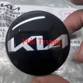 Logo chụp mâm Kia Soluto 2018-2022 chính hãng 52960H7300.