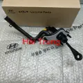 Tổng côn trên Hyundai Accent 2012-2017 chính hãng 416101R100.