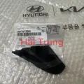 Ốp góc chân kính chắn gió Hyundai Elantra