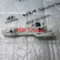 Xương tay mở cửa Kia Sorento 2014-2018 chính hãng 836652P000