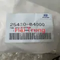 Bình nước phụ Hyundai