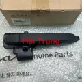 Tay mở cửa lùa Hyundai Solati chính hãng 8266059000(4)