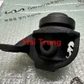 Chân đầu máy phải Kia Carnival 2005-2006 Hàn Quốc 0K55839060.