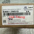 Tay mở cửa sau Hyundai Santafe 2015-2018 chính hãng 83661-2W010(2)