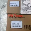Đèn hậu trong Kia Sonet 2022-2024 chính hãng 92403CC100 92404CC100(3)