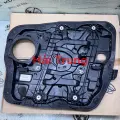 Compa lên xuống kính trước Hyundai Santafe 2013-2018 chính hãng 824712W010 824812W010.