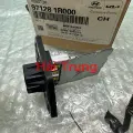 Trở quạt dàn lạnh Hyundai Accent 2012-2017, Veloster, Soluto mã phụ tùng 971281R000.