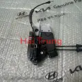 Ổ khóa ngậm cửa sau Hyundai Tucson
