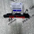 Phe cài đèn pha Hyundai Accent