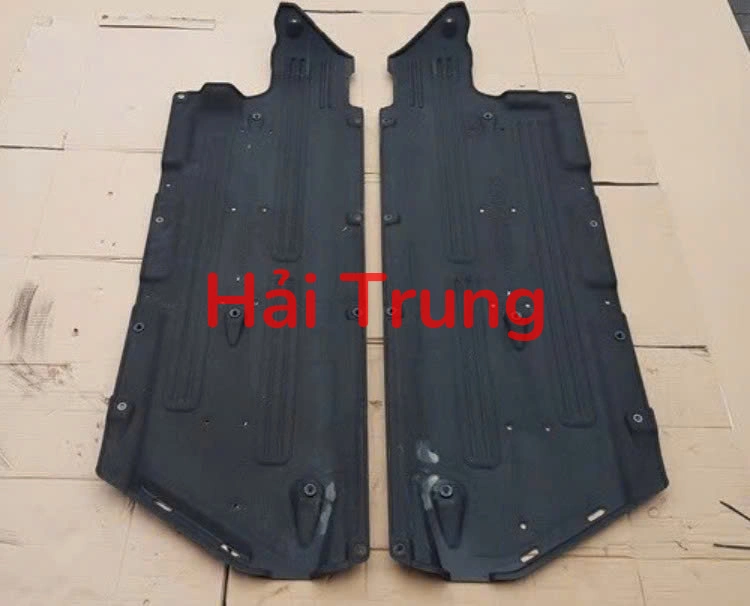 84145J9000 84135J9000 Chắn gầm Nỉ dọc thân xe Hyundai Kona 2018-2023