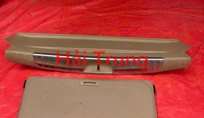 Ốp khóa cửa hậu Sedona 2019 2020 Tháo Xe