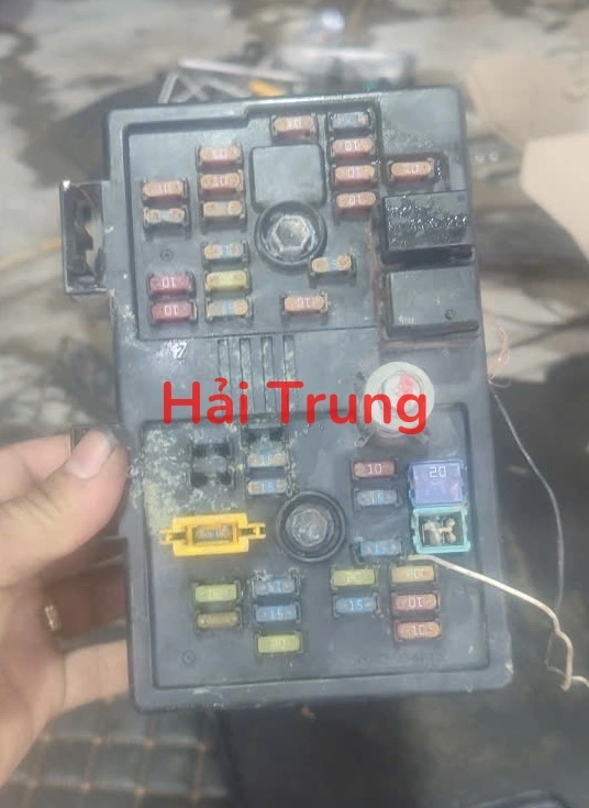 Hộp cầu trì Kia Carnival 2008 96627220