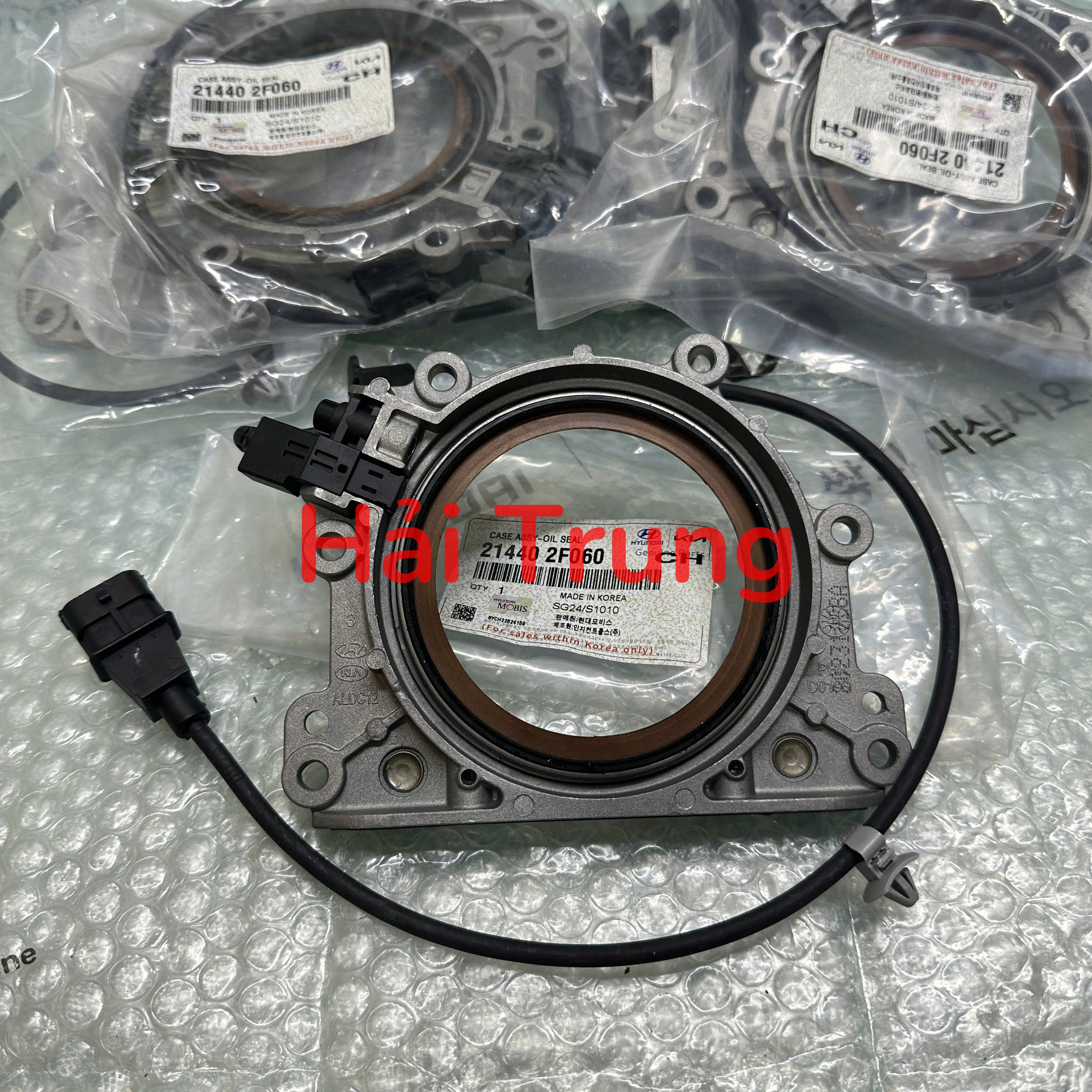 Phớt đuôi trục cơ máy xăng Hyundai Santafe, Sorento, Tucson, Sonata cao cấp 214402F060.