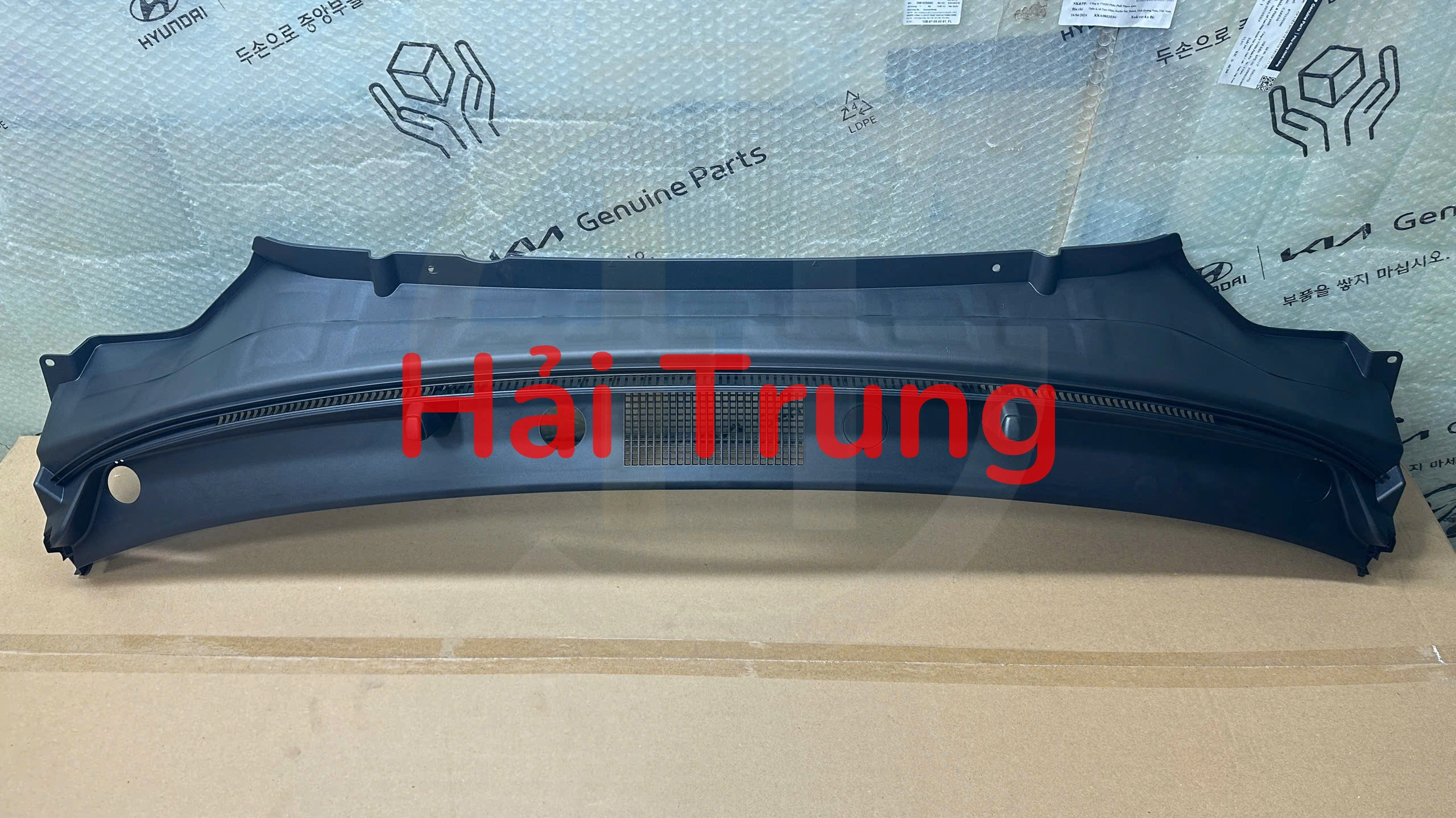 Máng nước chân kính chắn gió Hyundai Creta 2022-2024 86150I7000