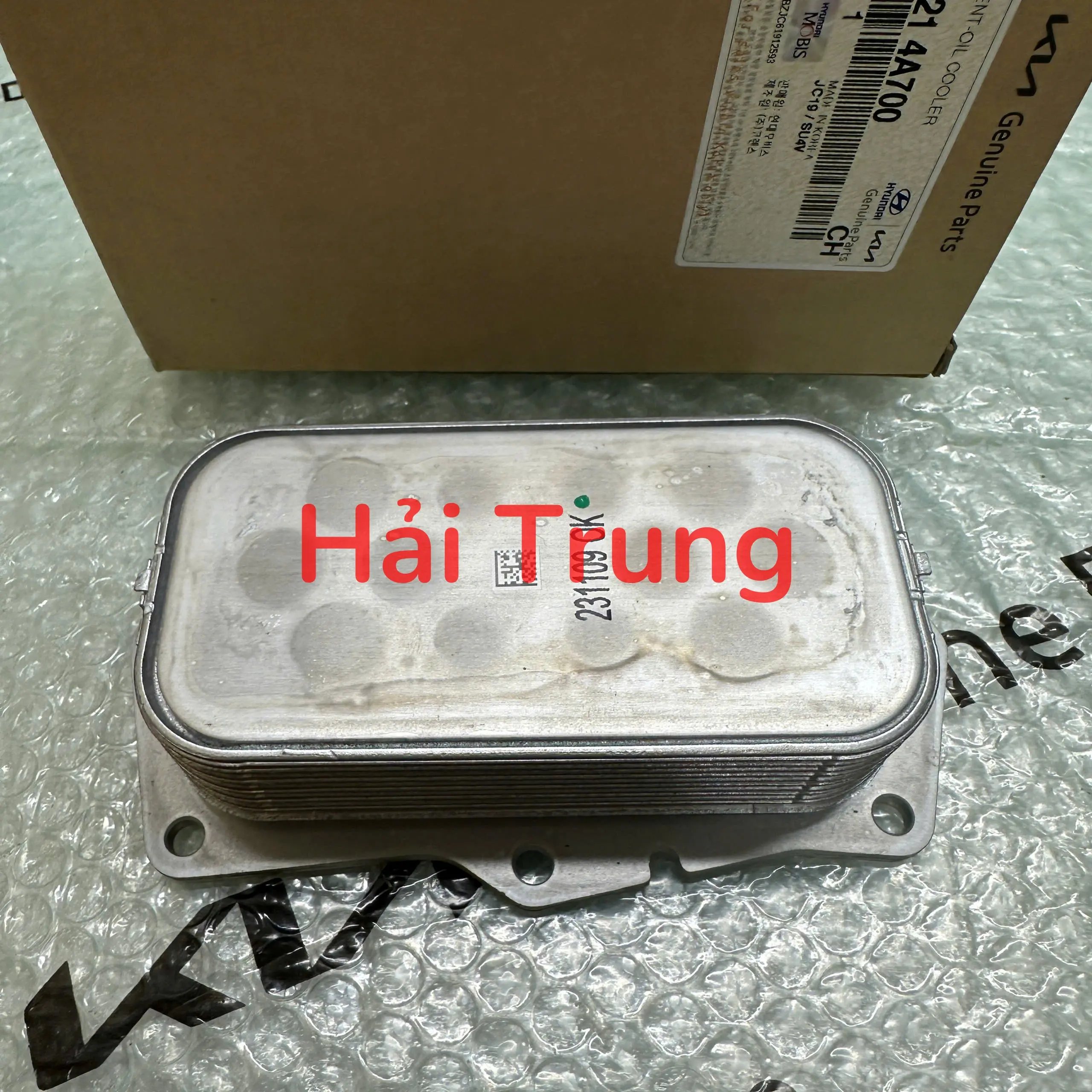 Két làn mát dầu Hyundai Solati chính hãng 264214A700  
