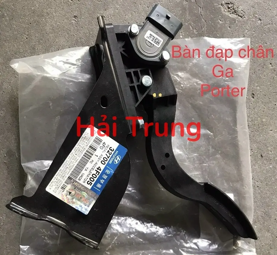 Bàn đạp chân ga Hyundai Porter chính hãng 327004F105.