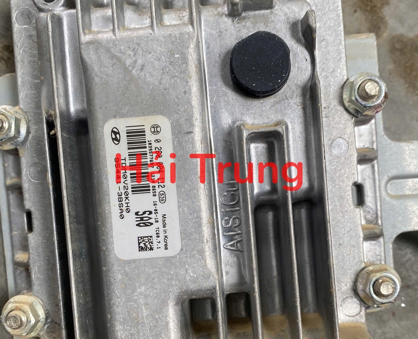 Hộp điều khiển động cơ Ecu Hyundai Santafe Tháo xe 954413BSA0