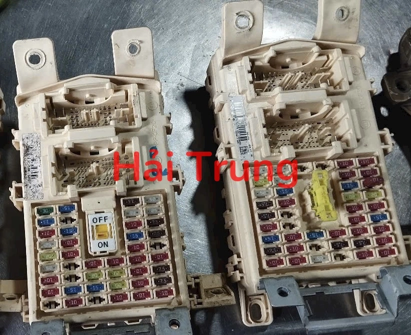 Tháo xe Hộp cầu chì trong xe Hyundai i10 2017-2021 91954B4070