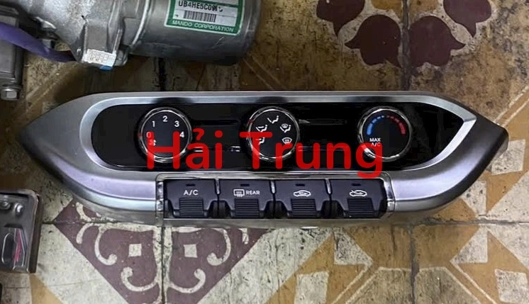 Tháo xe Bảng điều khiển điều hòa Ac Kia Rio 2012-2015