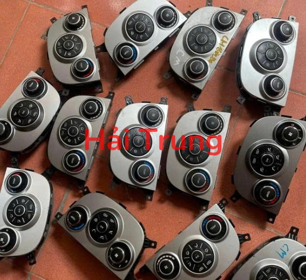 Tháo xe bảng điều khiển công tắc điều hòa AC Hyundai Santafe 2009 2010 2011 2012