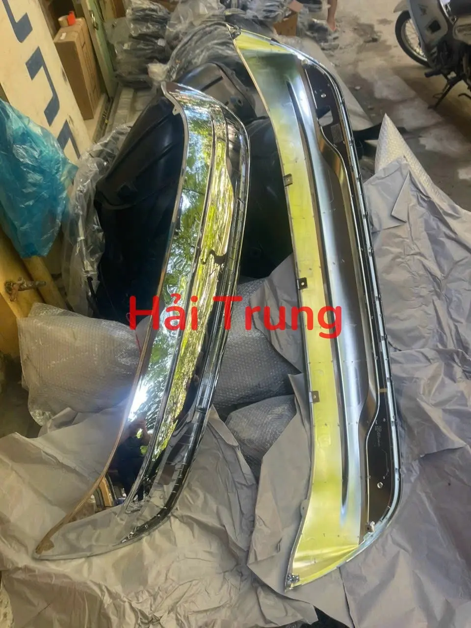 Ốp mạ cản sau Hyundai Santafe 2022-2025 giá rẻ 86671S1650 , 86671S1600