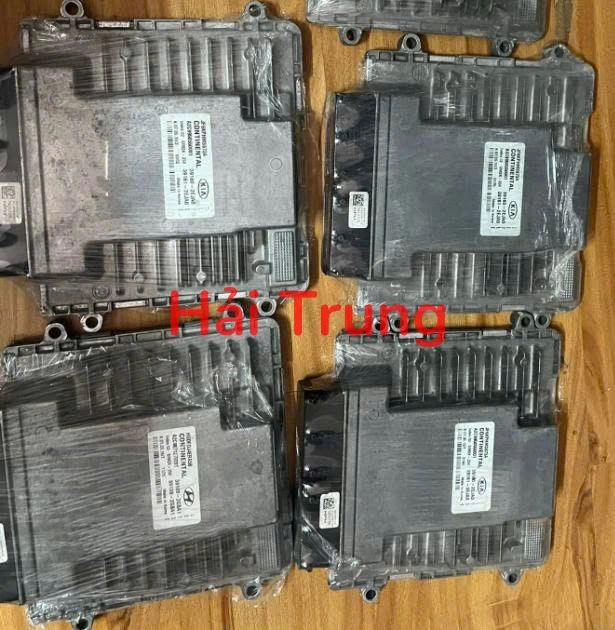 Tháo xe Hộp điều khiển động cơ Hộp đen ECU Santafe, Sorento 2019-2022 Máy xăng