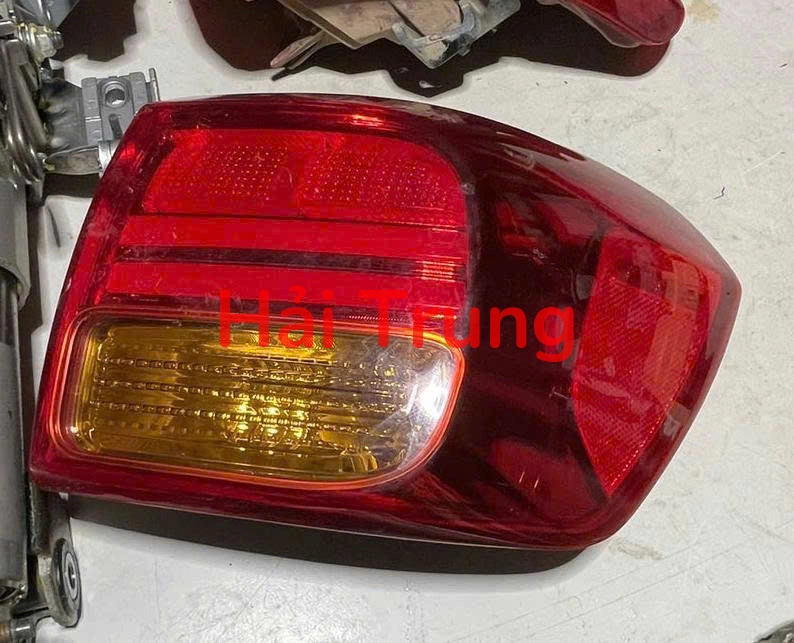 Đèn hậu ngoài Kia Sedona 2019 2020 Tháo Xe