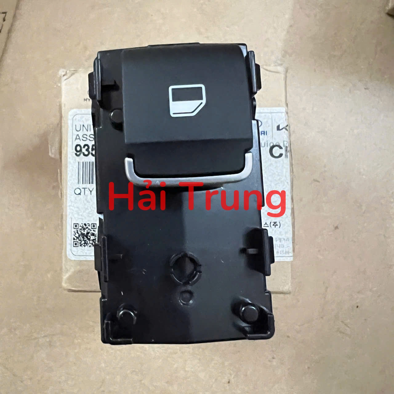 93576S1010NNB Công tắc đơn Hyundai Santafe 2019-2021