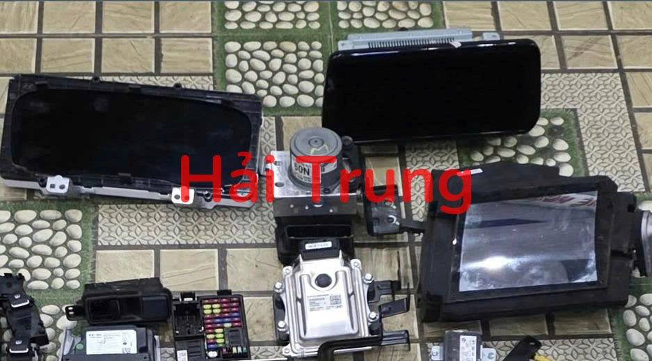 Tháo xe Màn hình táp lô ABS Hyundai Santafe 2022-2024