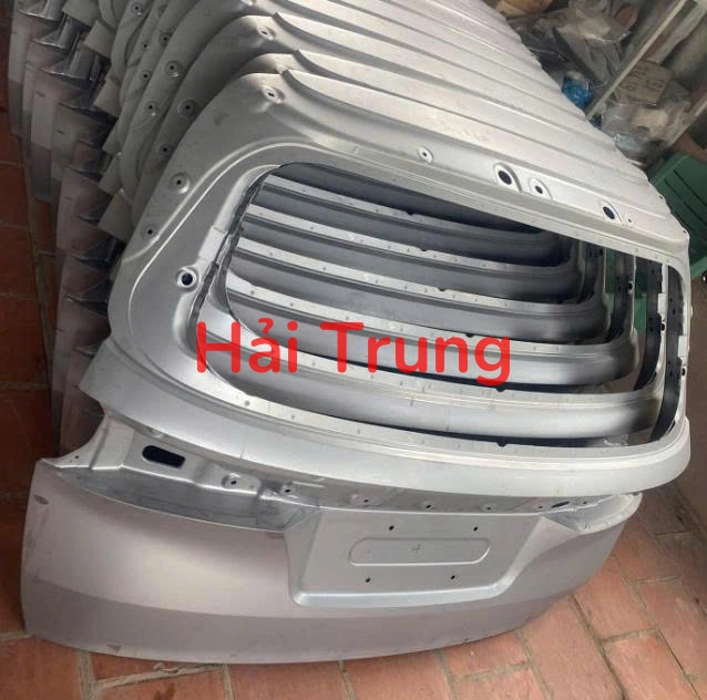 Tháo xe cốp sau, cửa hậu Hyundai Cutin