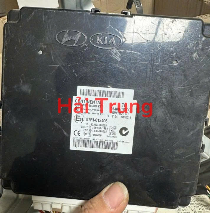 Tháo xe hộp chìa khóa thông minh Smart Key Kia Morning 954801Y000