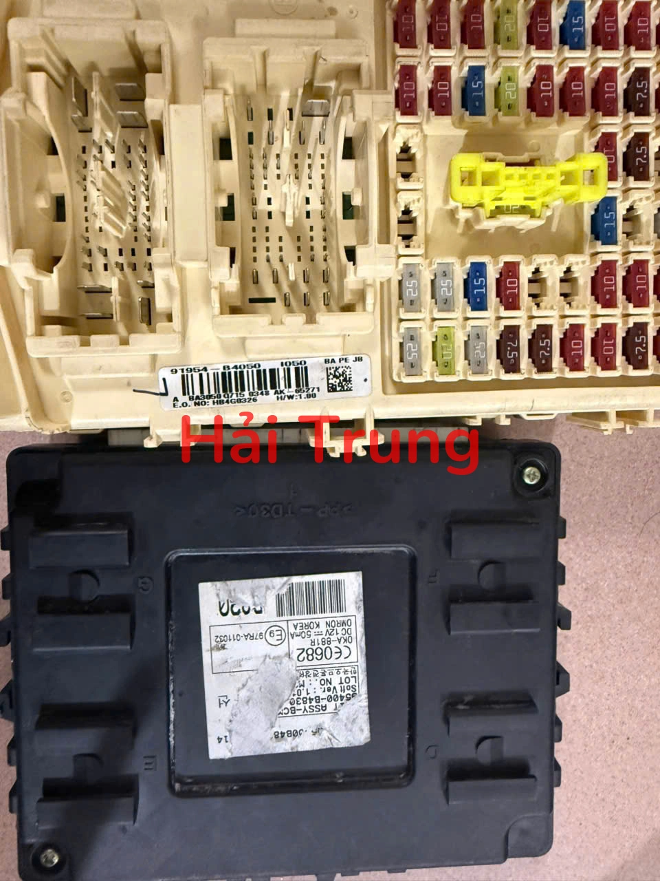 Hộp cầu trì trong xe Hyundai I10 2014-2020 Tháo xe