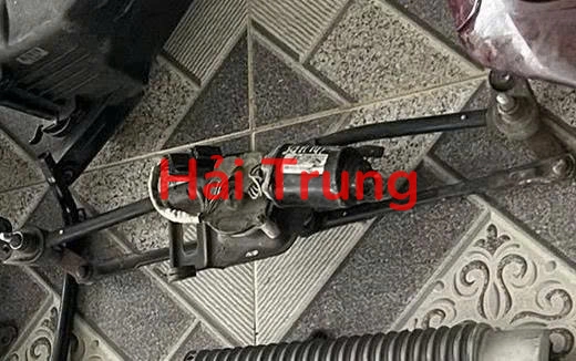 Giằng gạt mưa liên mô tơ Hyundai Santafe 2009 2010 Tháo Xe