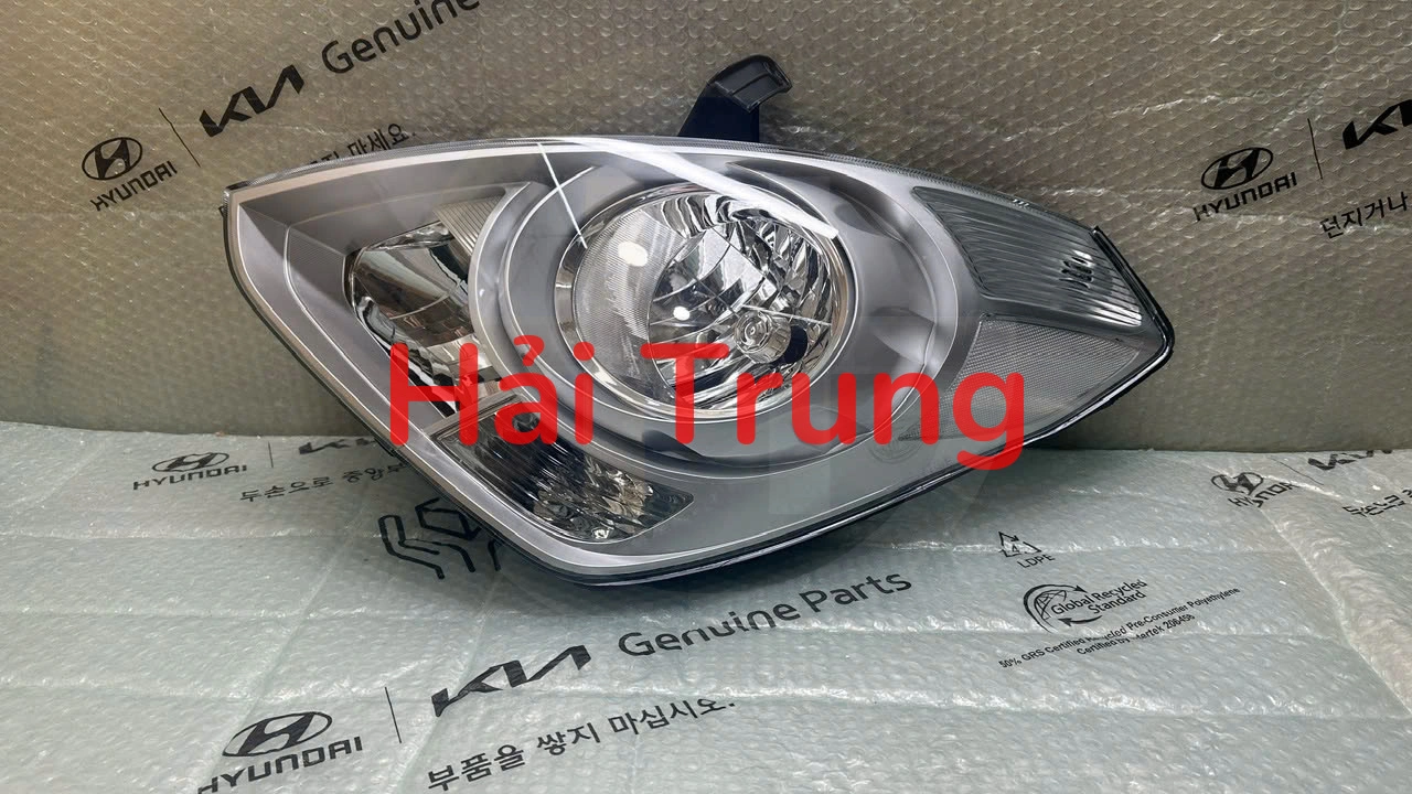 Đèn pha Hyundai Starex 2015 bền bỉ
