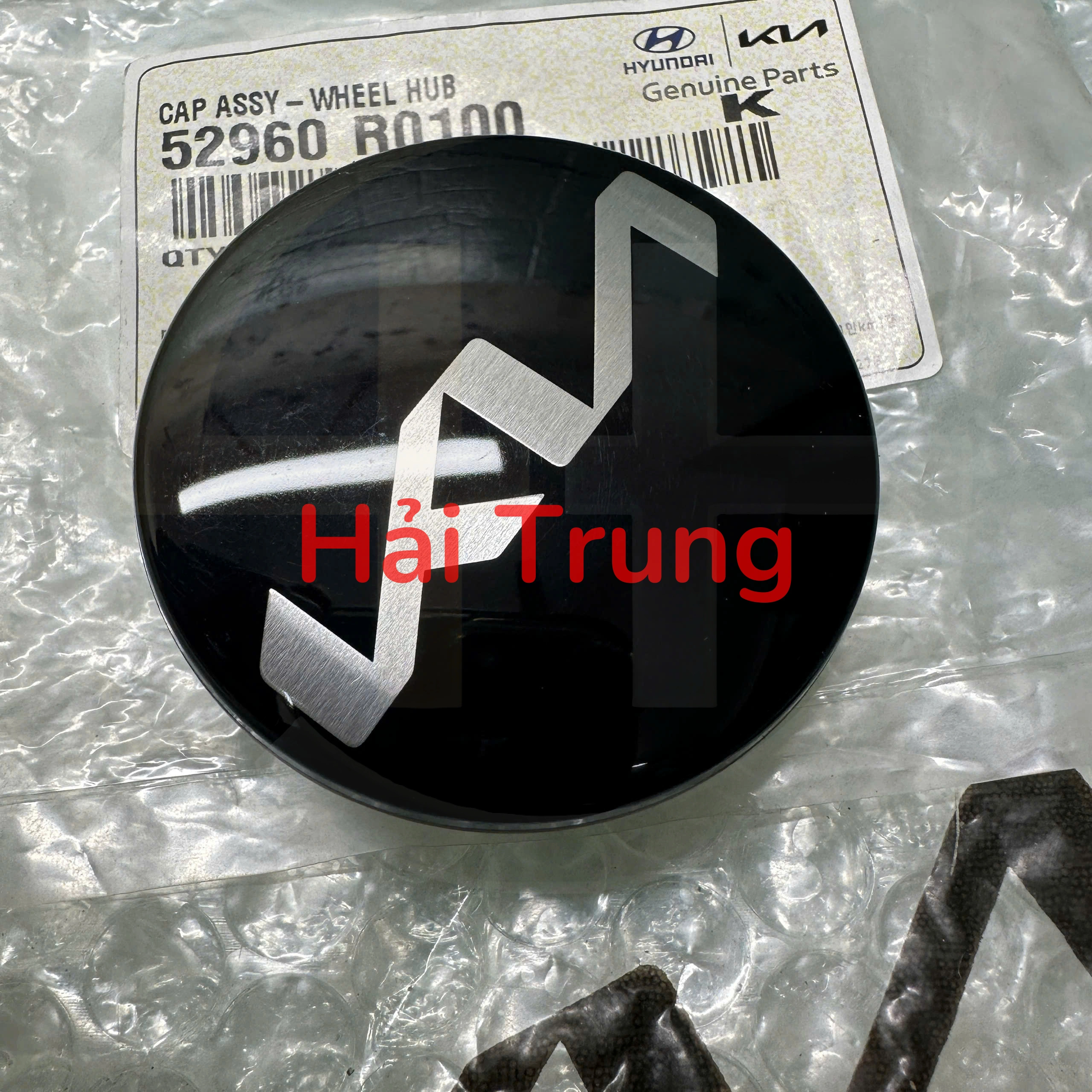 Logo chụp mâm KIA mẫu mới 52960R0100 