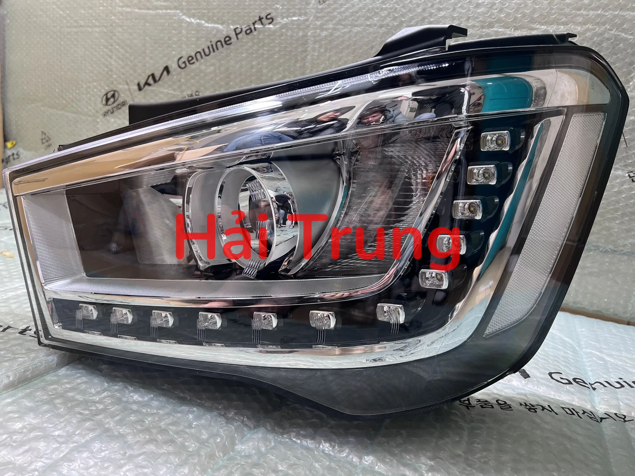 Đèn pha Hyundai Solati 2018-2023 (2)